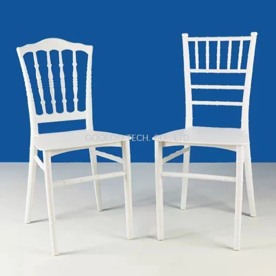 結婚式のイベントに合わせて、ティファニー キアヴァリのポリプロピレン プラスチック椅子を簡単にカスタマイズできます。